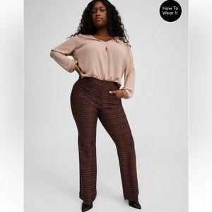 Torrid 3X short Pixie Flare Pant